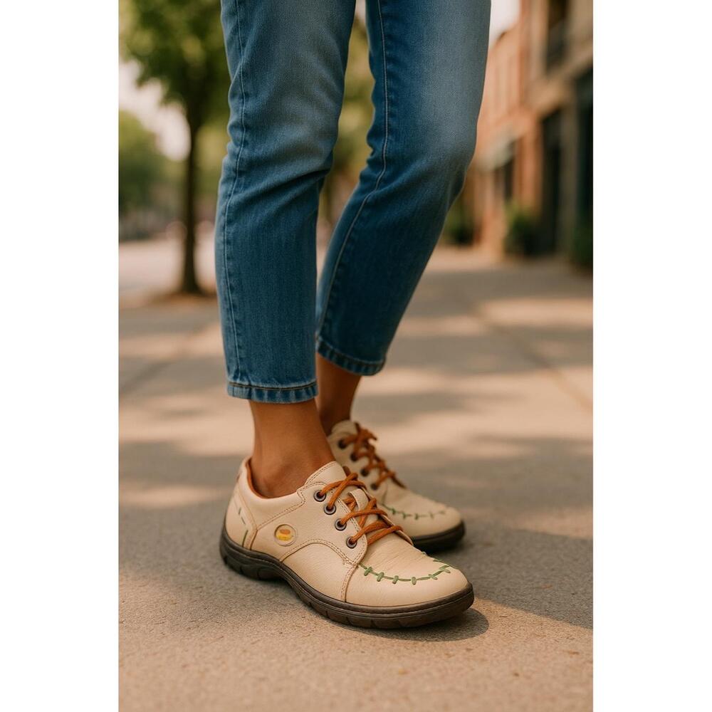 Original TMA EyesWm’s White Leather Hand Stitched Lace Up Casual Walkers Sz 7.5